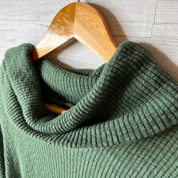 FP Beach Free People Top Womens SZ XS Green World Traveler Cowl Neck Split Back - Picture 8 of 14